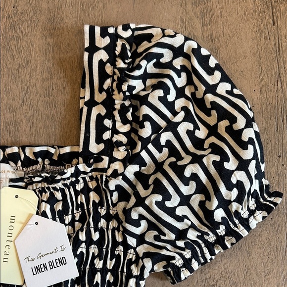 Chic Black and Cream Patterned Blouse - Picture 3 of 5